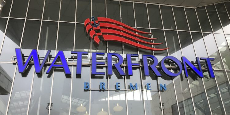 Shoppingtrip nach Bremen - Waterfront Bremen, Weserpark und das Roland Center in Bremen locken